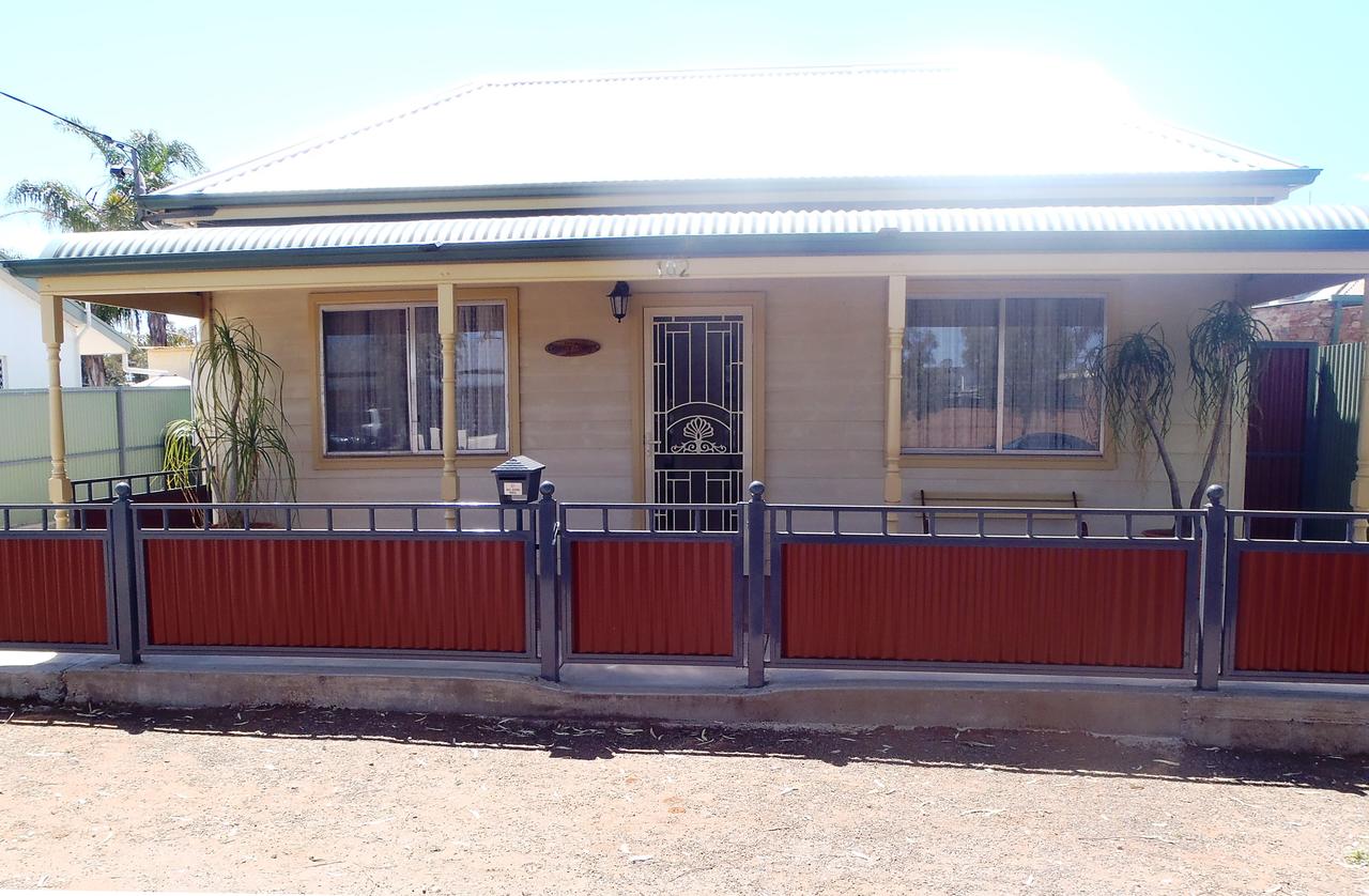 Broken Hill Country Cottage