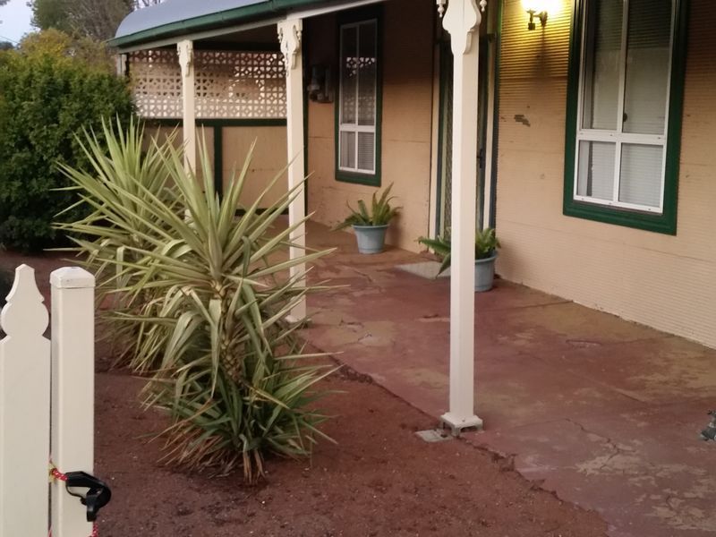 The Pool House, Broken Hill